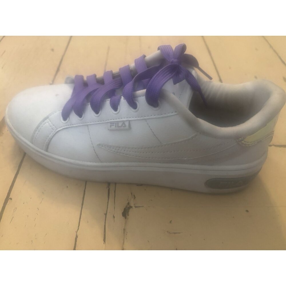 Fila womens shoes size 9.5 white